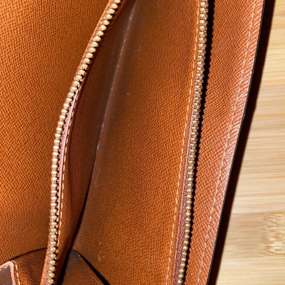 Louis Vuitton Wallet - Picture 11 of 17